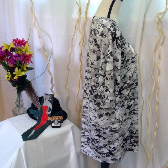 Active Casual Shirt - Picture 2 of 4